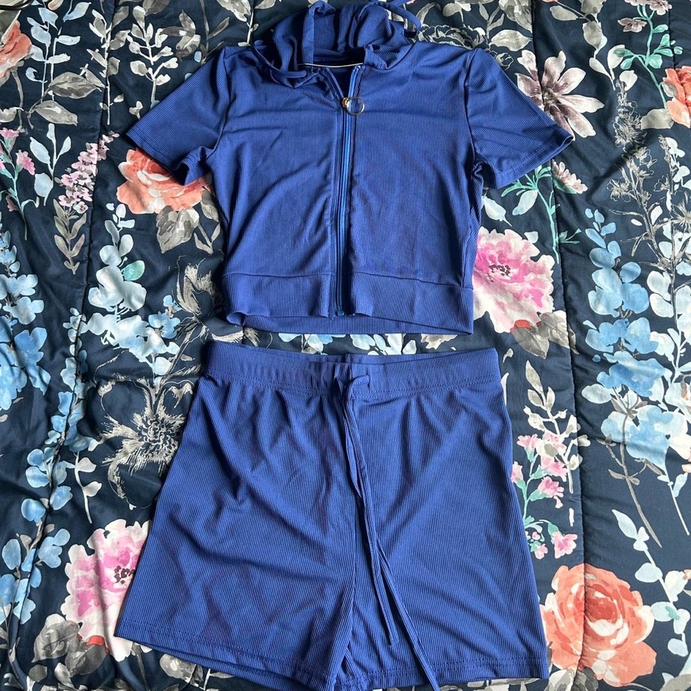 2 Piece Set - Picture 1 of 1